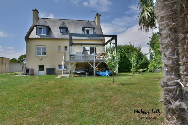 Maison individuelle rénovée avec grand hangar