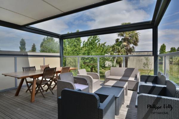 Maison individuelle rénovée avec grand hangar