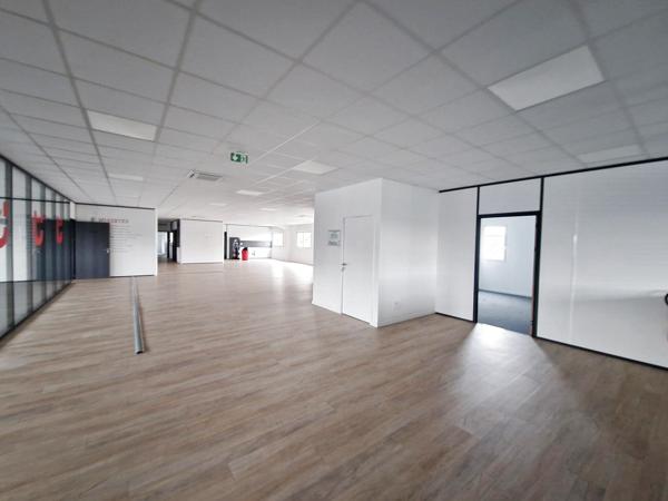 Bureaux 600m² – Beaucouze