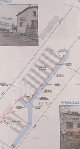 A 30 min de Castres sur la commune d'Aussillon 
Je vous propose en exclusivité ce garage / local industriel / entrepôt situé à Aussillon., à proximité immédiate des axes routiers et des zones industrielles, sur un terrain de 1 890 m², ce site comprend un local industriel et deux garages. Cette propriété polyvalente offre de nombreuses opportunités d'exploitation pour des activités industrielles, logistiques ou de stockage.

Caractéristiques principales :
- Bâtiment d'environ 500 m² avec un grand portail permettant l'accès aux semi-remorques.
- Bureau intégré et fonctionnel d'environ 30 m².
- Bâtiment en bon état général, offrant des volumes généreux et une excellente accessibilité.
- Parking dédié aux véhicules légers et poids lourds, optimisant les opérations logistiques.
- Agencement facilitant une remise en service rapide ou une réaffectation en fonction du projet.

Équipements et confort :
- Raccordement au tout-à-l'égout.
- Fibre optique.

En complément : une centrale photovoltaïque est installée sur les toits, avec un contrat en autoconsommation et revente du surplus. Les détails précis seront communiqués lors de l'étude du dossier.