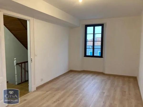 Appartement à louer 4 pièces 99m² Castelnaud-de-Gratecambe (47290)