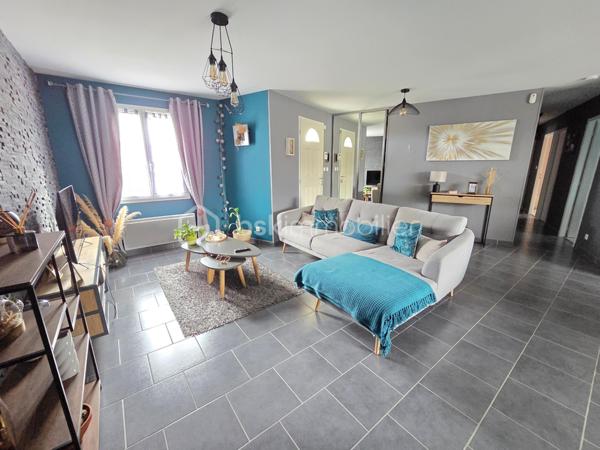 Magnifique Pavillon de plain-pied de 102 m² à Gimouille

Situé dans un joli coin de campagne, à 10 minutes des commerces, des écoles et des commodités de Nevers, nous vous présentons ce magnifique pavillon de plain-pied de 102 m² habitables, implanté sur un terrain de 1 100 m². Il propose 4 pièces dont 3 chambres, réparties comme suit : une entrée, un salon, un séjour, une cuisine, un cellier, un dégagement, un bureau, trois chambres, une salle d’eau et un wc indépendant.

L'entrée dispose d'un placard penderie pour le côté pratique, entrée sur une grande pièce de vie de 49 m², qui dispose d'un espace salon , d'un séjour dont la porte fenêtre donne sur une belle terrasse. La  pièce de vie se complète d'une cuisine ouverte, aménagée et équipée. De la cuisine, cette maison propose un cellier qui donne sur le garage de 15m².
Du salon , un dégagement de couloir dessert un bureau de 8m², une salle d’eau avec douche à l’italienne, un wc indépendant ainsi que trois chambres de 12 m², 10 m² et 10 m², toutes avec placards dressing.

Ce pavillon dispose d’huisseries en PVC double vitrage avec volets en PVC, d’une baie vitrée en aluminium double vitrage avec volet roulant motorisé, Il propose une pompe à chaleur Air / Air (climatisations réversibles),  complété par un chauffage électrique à inertie sèche, ainsi qu'un ballon production production d’eau chaude. Ce pavillon bénéficie d’un diagnostic de performance énergétique en classe C donc économique et d’une émission de gaz à effet de serre en classe A donc peu polluante. 
Les sols de cette maison sont en carrelage, sauf pour le bureau et les chambres qui sont en parquet. 
Sa toiture est en tuiles mécaniques en terre cuite. 
Côté assainissement, le pavillon est équipé d’une fosse septique.
Côté internet, il bénéficie de la fibre.
Côté extérieur, profitez d’un garage de 15 m², d’un abri, d’une terrasse en bois avec store banne , ainsi que d’un terrain de 1 100 m² arboré, entretenu et entièrement clos avec portail motorisé. 

Les plus de ce pavillon : sa situation en pleine campagne, à 10 minutes des commerces, des écoles et des commodités de Nevers, son terrain de 1 100 m², sa belle pièce de vie de 49 m², ses 3 chambres avec dressing, son garage de 15 m², ainsi que sa terrasse en bois avec store banne.

Des photos supplémentaires sont disponibles sur BSK IMMOBILIER, rubrique Nos conseillers, Olivier FRESLON.
Pour tout renseignement complémentaire ou pour une visite, contactez moi au 07 62 78 13 13 .

Un pavillon de plain-pied au calme de la campagne, à découvrir sans tarder : ne passez pas à côté de ce magnifique coup de coeur à Gimouille !