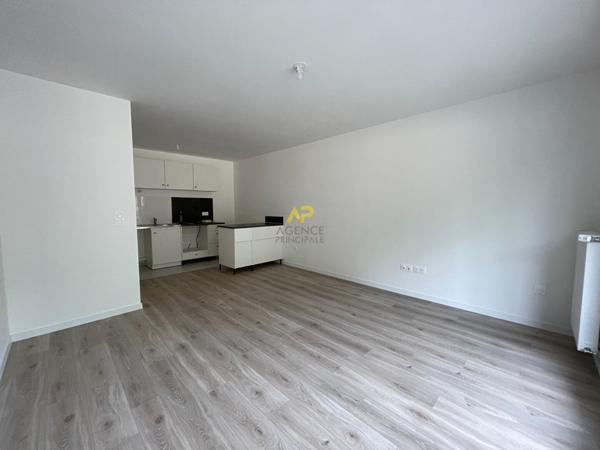 F2 - MARINA

Loyer €1 100/mois charges comprises **

- Ref : 1919