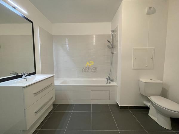 F2 - MARINA

Loyer €1 100/mois charges comprises **

- Ref : 1919