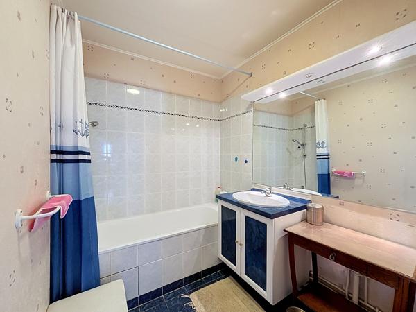 Appartement
         4 pièces
        - 89 m² Exclusivité 440 000 € *
