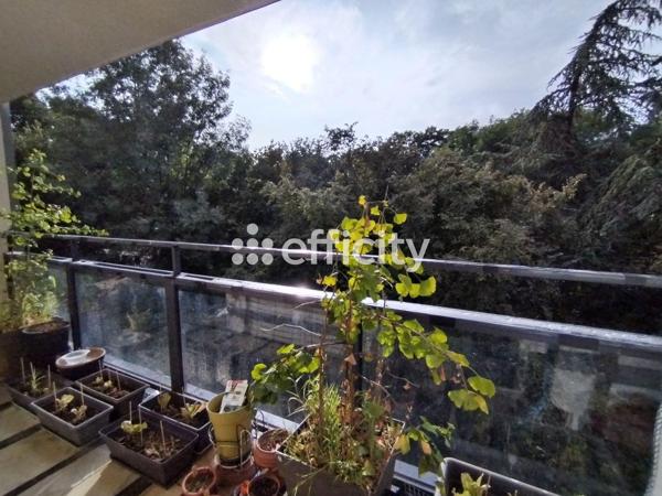 Appartement
         2 pièces
        - 45 m² 369 000 € *