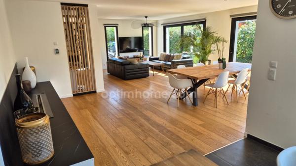 Maison individuelle en semi plain pied sur 1009m2