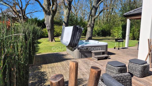 Maison individuelle en semi plain pied sur 1009m2