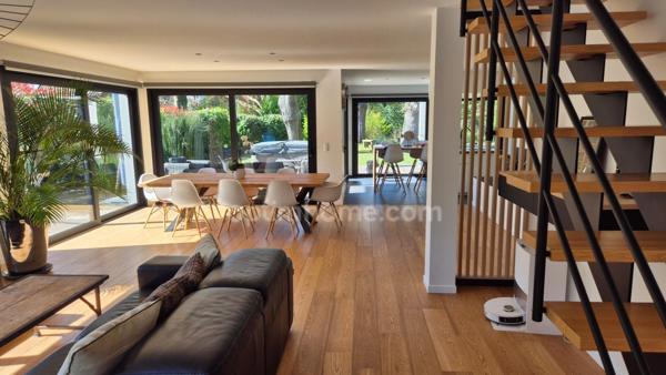 Maison individuelle en semi plain pied sur 1009m2