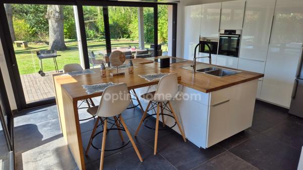 Maison individuelle en semi plain pied sur 1009m2