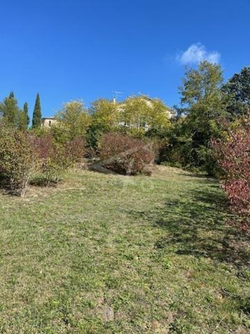 Située à Puylaurens, sur laxe ToulouseCastres, 6 chambres  3 400 m² de terrain