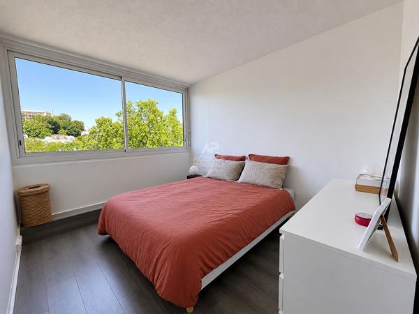VILLE D'AVRAY - Appartement 6 pièces Loyer 2 450 €/mois charges comprises **  - Référence  659-S