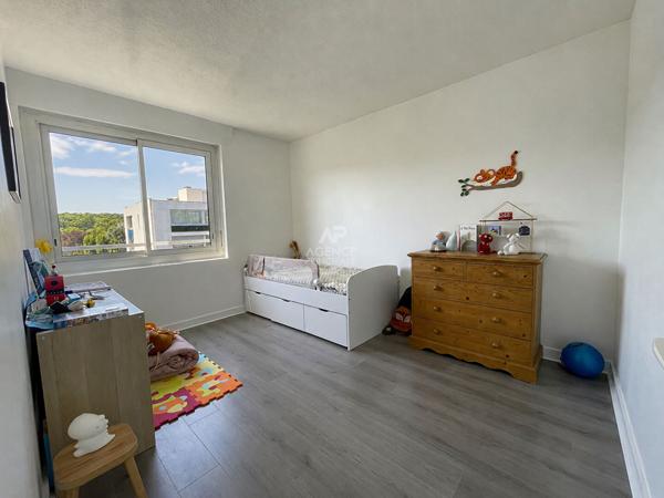 VILLE D'AVRAY - Appartement 6 pièces Loyer 2 450 €/mois charges comprises **  - Référence  659-S
