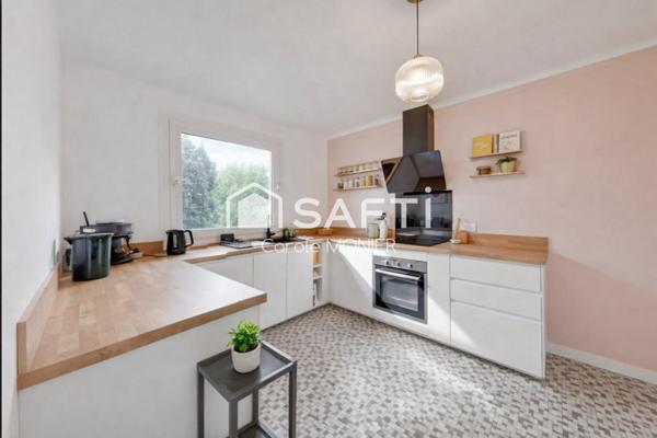 Coup de cœur assuré pour cette maison aux volumes généreux, offrant une vie de plain-pied