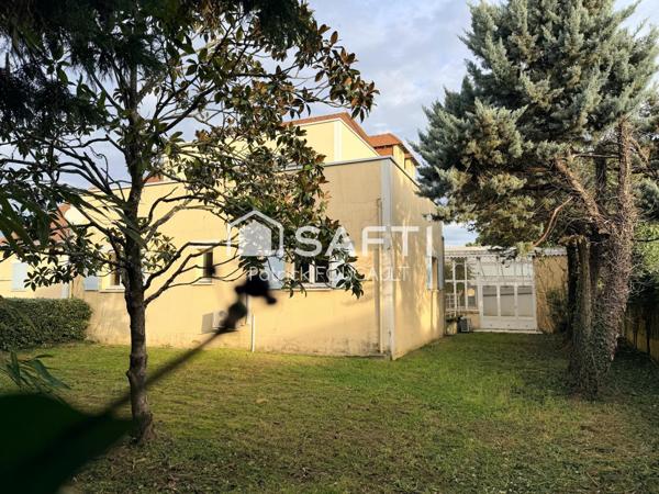 Appartement, Rez de jardin avec jardin d'hiver