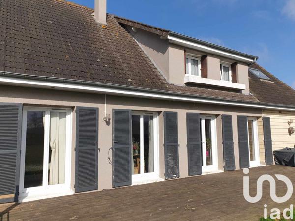 Maison de ville 8 pièces de 170 m² à Beaumont-le-Roger (27170)