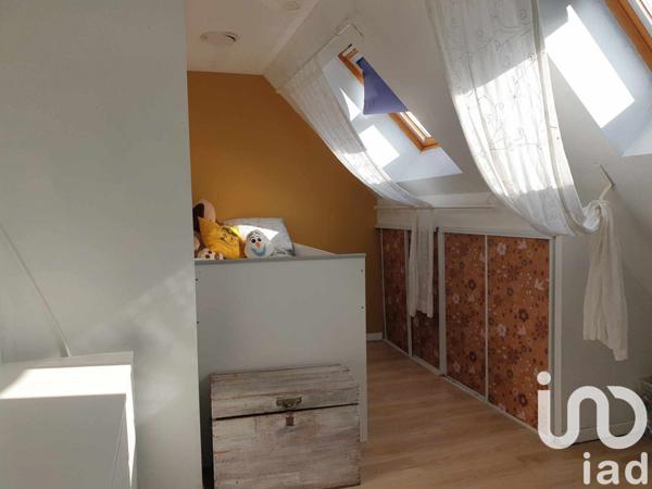 Maison de ville 8 pièces de 170 m² à Beaumont-le-Roger (27170)