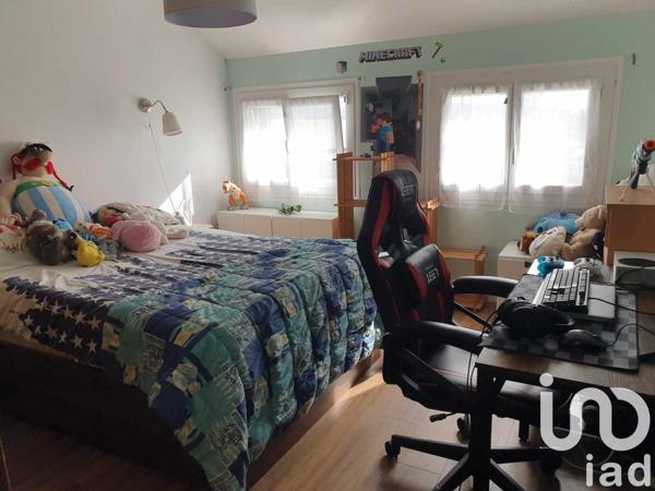 Maison de ville 8 pièces de 170 m² à Beaumont-le-Roger (27170)