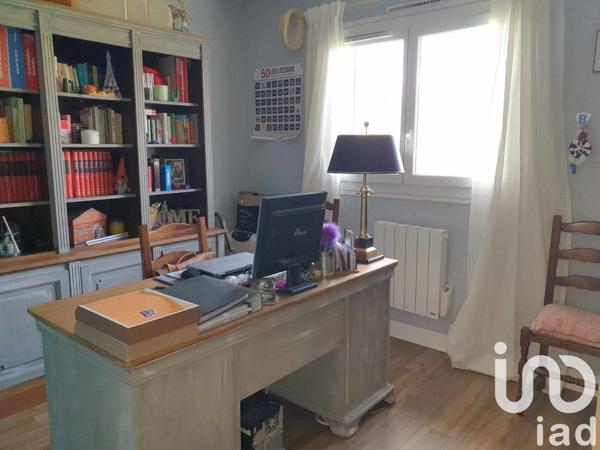 Maison de ville 8 pièces de 170 m² à Beaumont-le-Roger (27170)