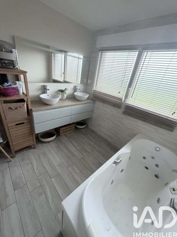 Maison à vendre 8 pièces 200,2 m² Hussigny-Godbrange