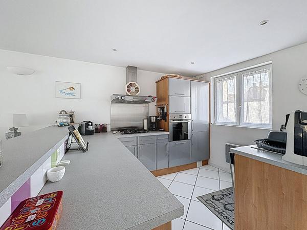 Maison Thaire 4 pièce(s) 114 m2