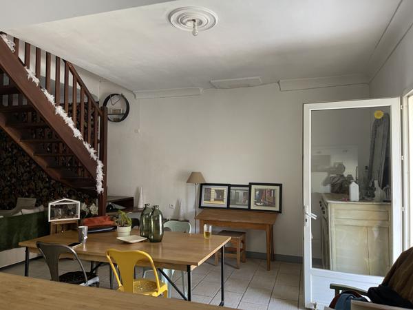 Entraigues-sur-la-Sorgue (84320) Exclusivité Maison de type 5 avec jardin piscine et garage