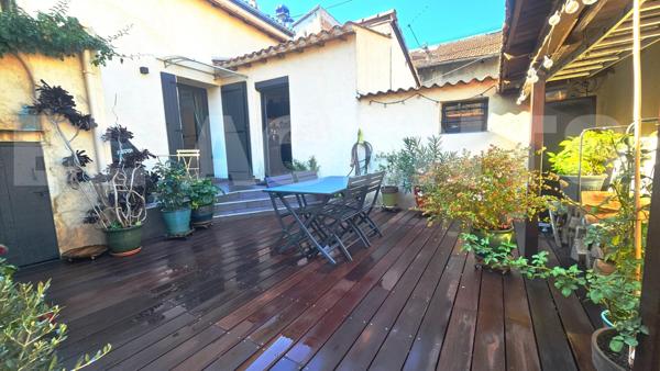 Maison très cosy avec terrasse de 40 m² un havre de paix proche des commodités, commerces, transport