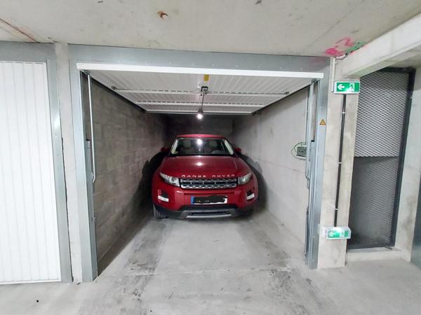 Garage sécurisé dans résidence récente