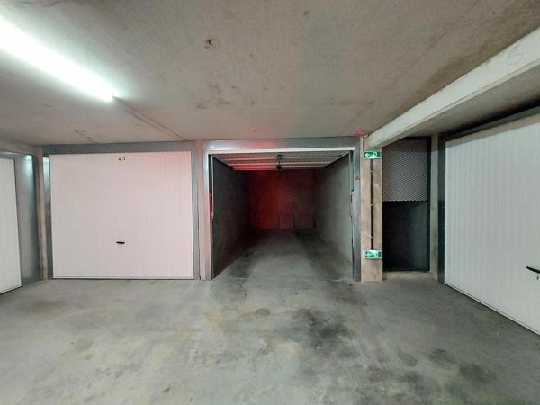 Garage sécurisé dans résidence récente