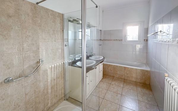 Maison à vendre    3 pièces • 73 m2 Antibes