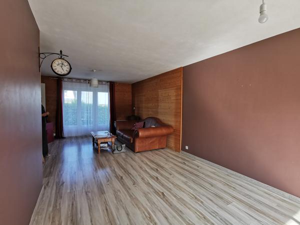 BAYEUX – Pavillon 4 chambres avec garage et jardin