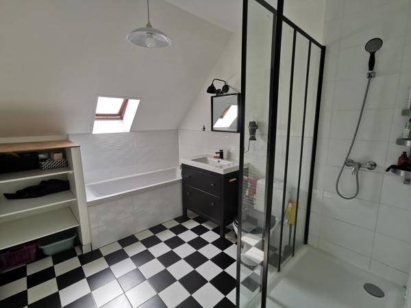 BAYEUX – Pavillon 4 chambres avec garage et jardin