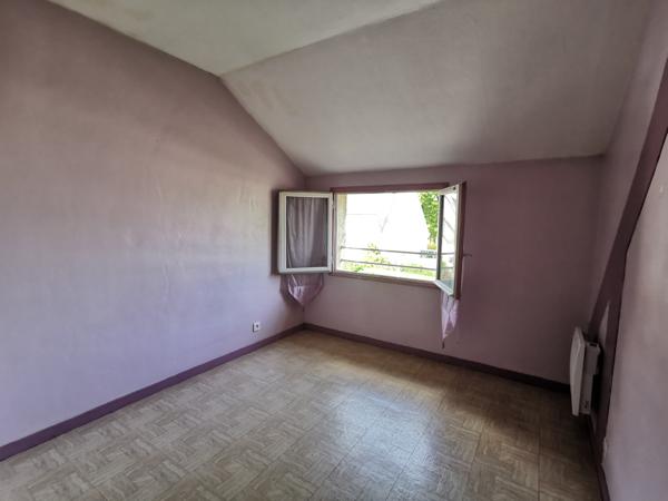 BAYEUX – Pavillon 4 chambres avec garage et jardin