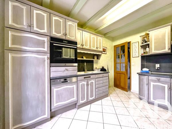 Maison à vendre 7 pièces 141 m² Saint-Arnoult-en-Yvelines