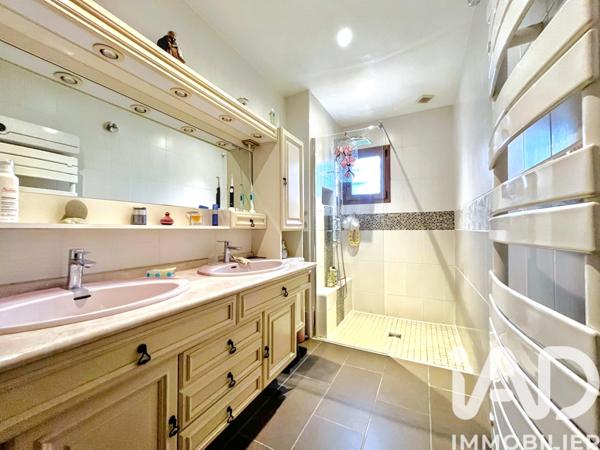 Maison à vendre 7 pièces 141 m² Saint-Arnoult-en-Yvelines