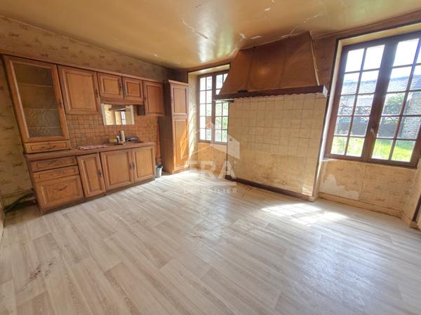 Maison de caractère avec vue exceptionnelle sur la Collégiale à Champeaux