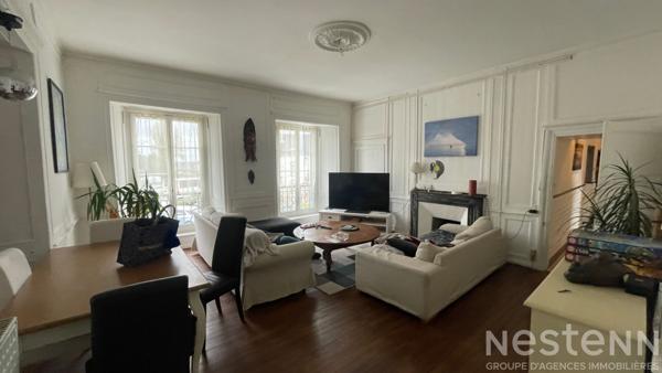 Volumes et caractere pour ce T4 en centre ville d Auray