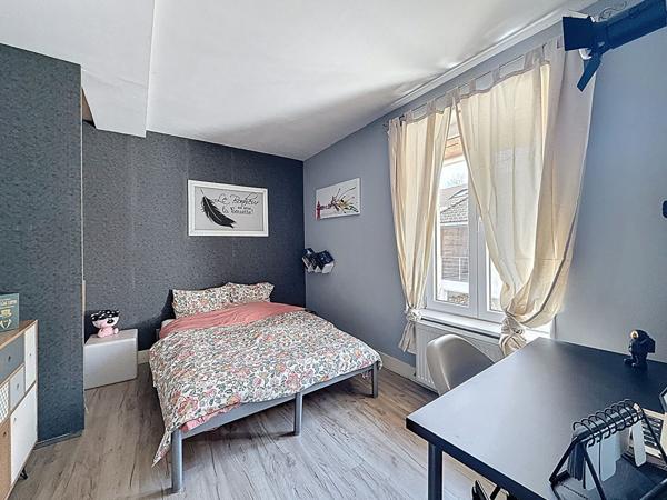 Charmante Maison Centre Ville de Meximieux 4 pièce(s) 102 m2, jardin, piscine.