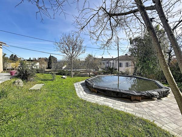 Charmante Maison Centre Ville de Meximieux 4 pièce(s) 102 m2, jardin, piscine.