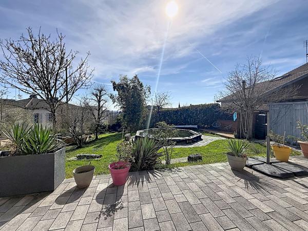 Charmante Maison Centre Ville de Meximieux 4 pièce(s) 102 m2, jardin, piscine.