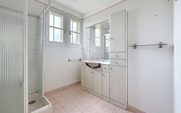 Maison à vendre    5 pièces •  L'Île-d'Elle