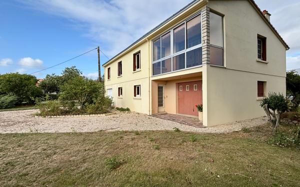 Maison à vendre    5 pièces •  L'Île-d'Elle