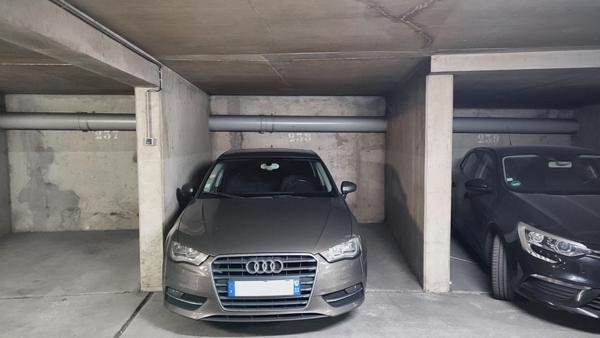 3 Emplacements de Parking - Métro Balard (Paris 15e)