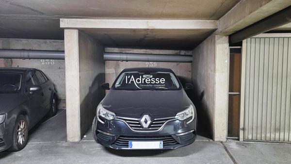 3 Emplacements de Parking - Métro Balard (Paris 15e)