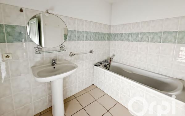 Appartement à louer    3 pièces • 80,75 m2 Baix