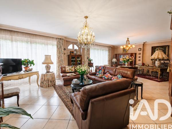 Maison à vendre 6 pièces 220 m² Meyssac