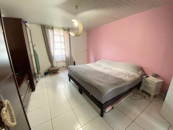 Belle maison ancienne de 91 m2, 2 chambres, jardin de 693 m2