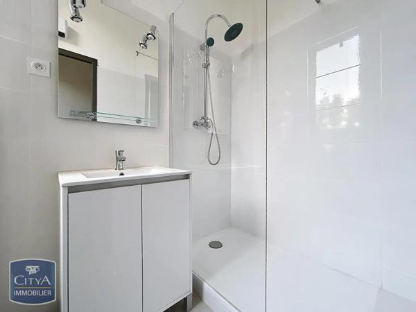 Appartement à louer 2 pièces 21.19m² Bagnols-sur-Cèze (30200)
