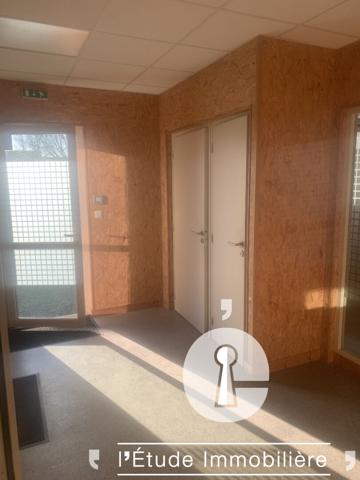 A louer Louverné local d'activité 850 m2
