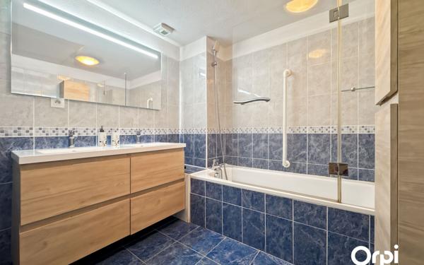Appartement à vendre    4 pièces • 96,29 m2 Cavalaire-sur-Mer